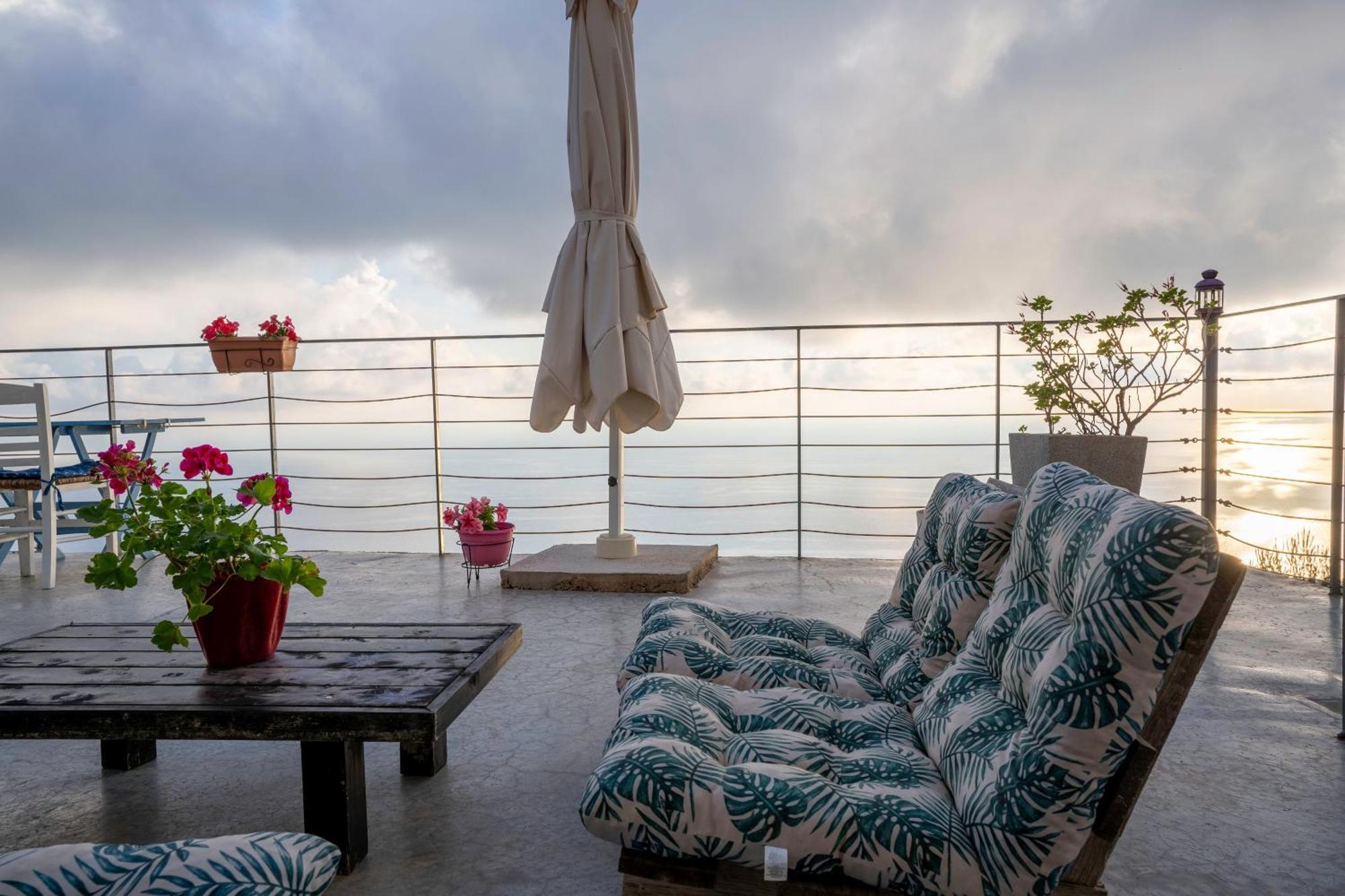 Serenity Boutique Suites Athánion المظهر الخارجي الصورة