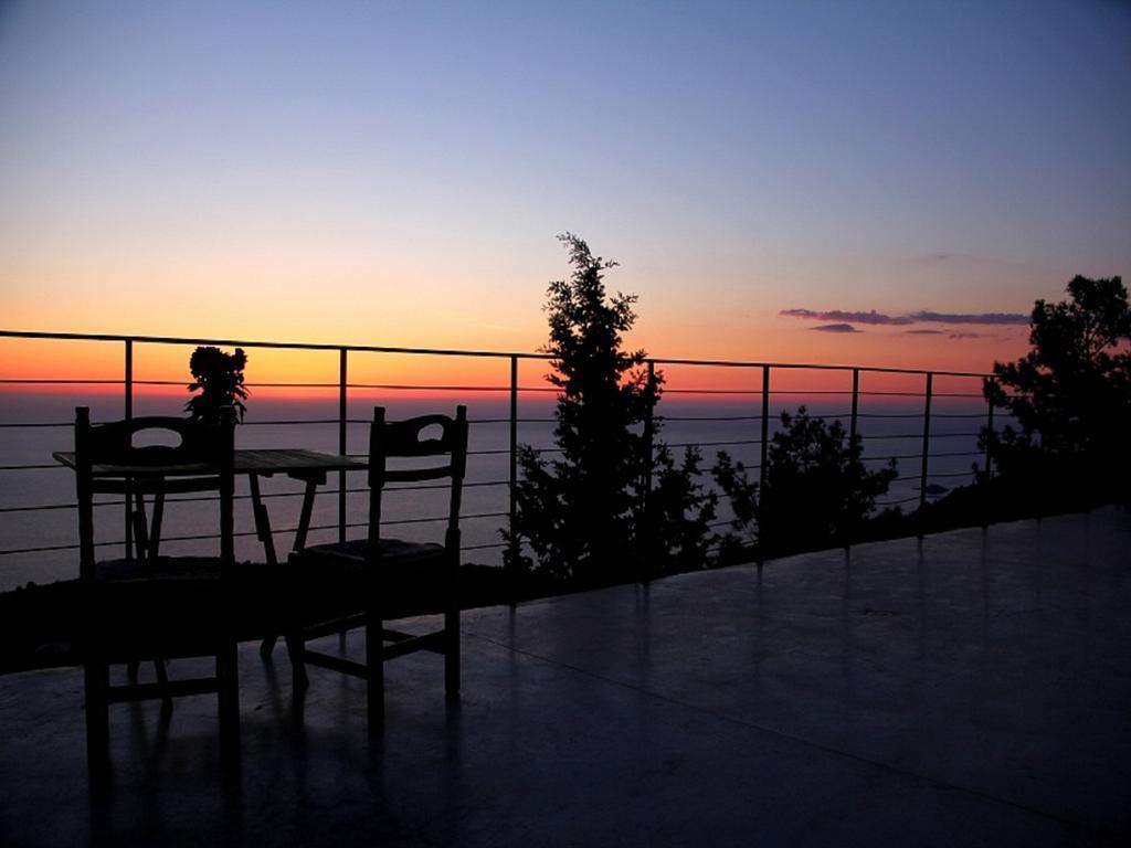 Serenity Boutique Suites Athánion المظهر الخارجي الصورة